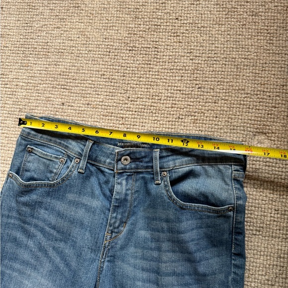 Levi’s Demi Curve Classic jeans for women.  Size 30, slim leg. - Picture 9 of 13